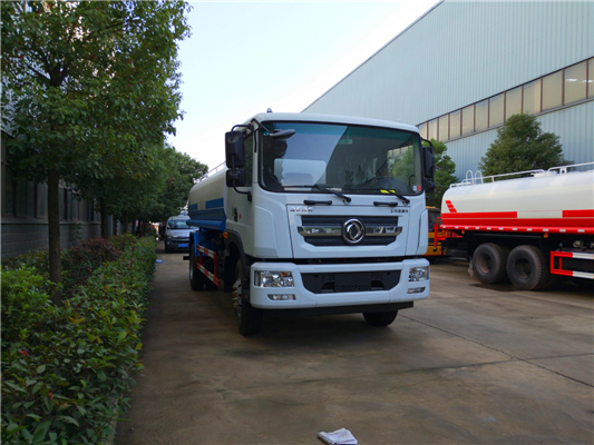 程力灑水車(chē)廠家 程力灑水車(chē)廠家