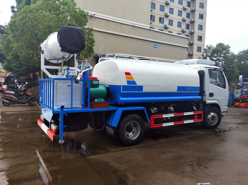 藍(lán)牌5方多功能抑塵車30米霧炮功能 藍(lán)牌5方多功能抑塵車30米霧炮功能