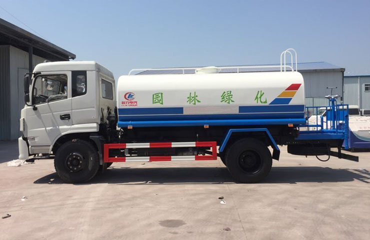 東風大多利卡全國聯保12方灑水車 東風大多利卡全國聯保12方灑水車