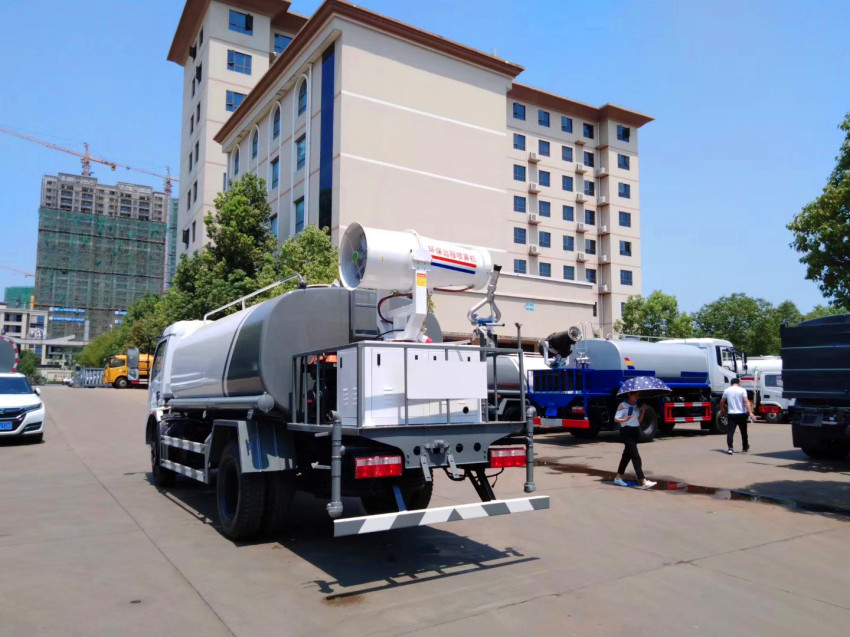 5噸綠化灑水車視頻-5噸綠化灑水車生產廠家 5噸綠化灑水車視頻-5噸綠化灑水車生產廠家