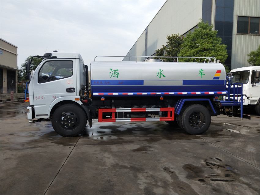 東風(fēng)8噸灑水車廠家的什么價(jià)格-8噸灑水車價(jià)格報(bào)價(jià)-湖北程力集團(tuán) 東風(fēng)8噸灑水車廠家的什么價(jià)格-8噸灑水車價(jià)格報(bào)價(jià)-湖北程力集團(tuán)
