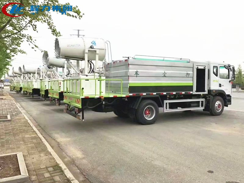 東風(fēng)霧炮車 東風(fēng)霧炮車