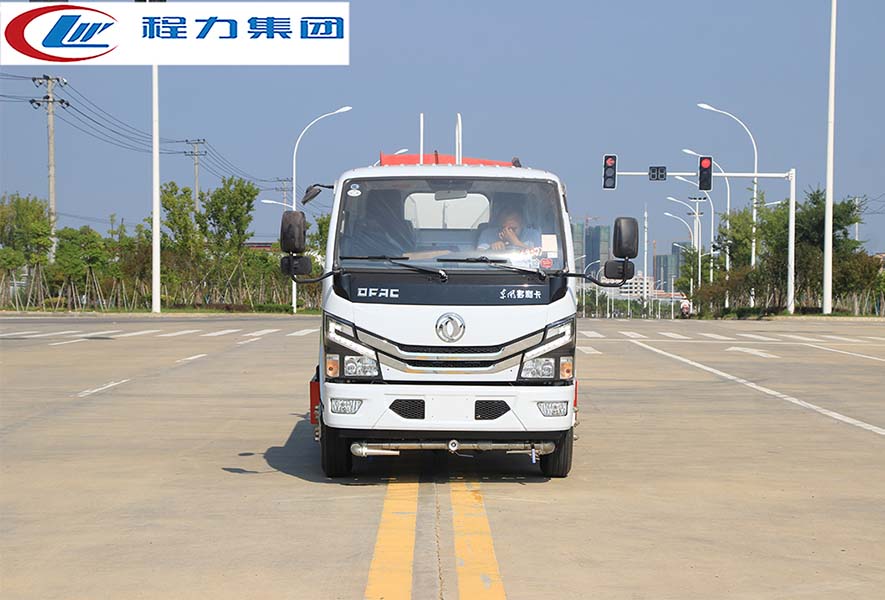 東風(fēng)藍(lán)牌5噸灑水車 東風(fēng)藍(lán)牌5噸灑水車