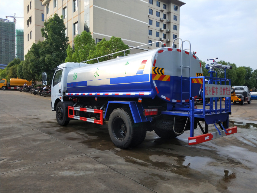 灑水車價格多少錢一輛哪里有賣-湖北程力灑水車生產(chǎn)廠家 灑水車價格多少錢一輛哪里有賣-湖北程力灑水車生產(chǎn)廠家