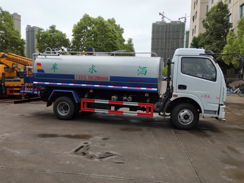 灑水車價格多少錢一輛哪里有賣-湖北程力灑水車生產(chǎn)廠家 灑水車價格多少錢一輛哪里有賣-湖北程力灑水車生產(chǎn)廠家