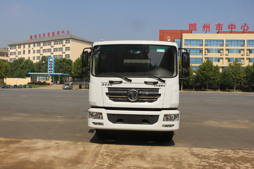 15方的灑水車 15方的灑水車