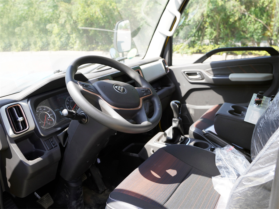 CLT5030TFZBJ6�ͷ�ײ���_܇(ch��)-���Ͱ���ٹ�·��ײ܇(ch��)