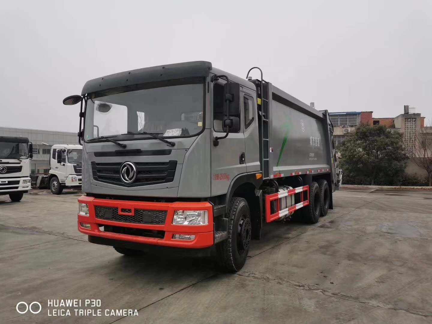 東風(fēng)18方后裝壓縮垃圾車圖片 東風(fēng)18方后裝壓縮垃圾車圖片